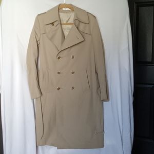 Italian trenchcoat size medium